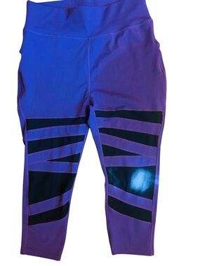 POP Fit Purple Leggings with Black Mesh Insets xl